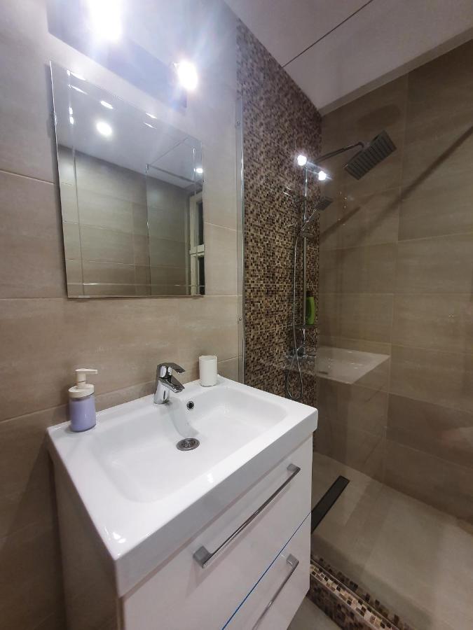 Charming Studio With City View Bucharest Exterior photo